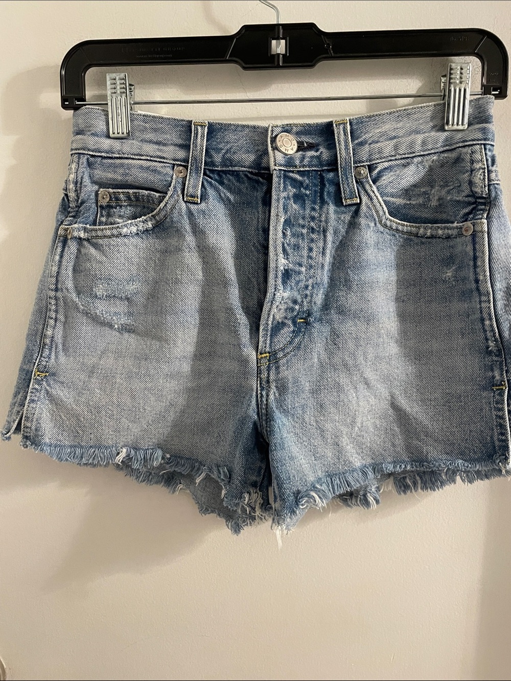 AMO size 25 rosebowl denim heads or tails Wash Cut off Button Fly Jean shorts